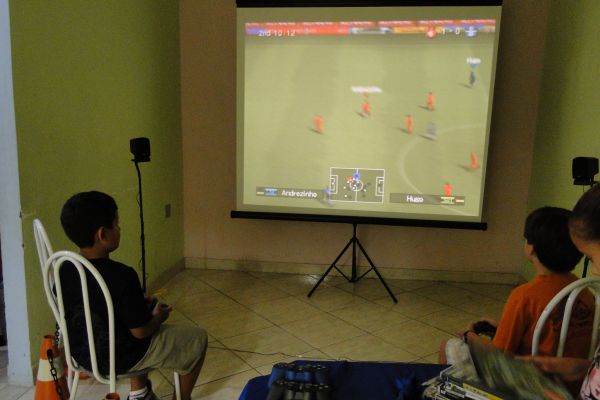 play-2-39C2A1BC9-38C7-72F2-4753-4043F82C0BD9.jpg
