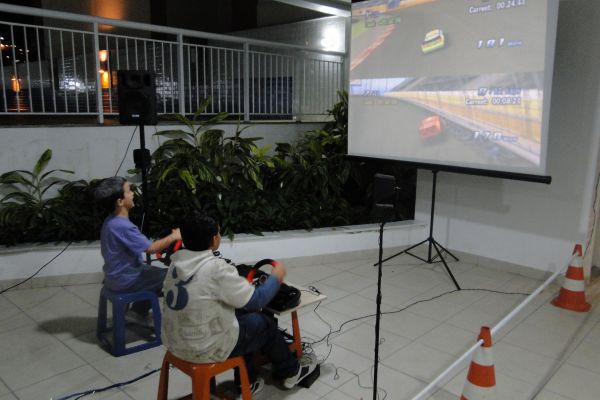 play-2-4A1B1087C-FAD0-2270-BCC6-26DF5F354E62.jpg
